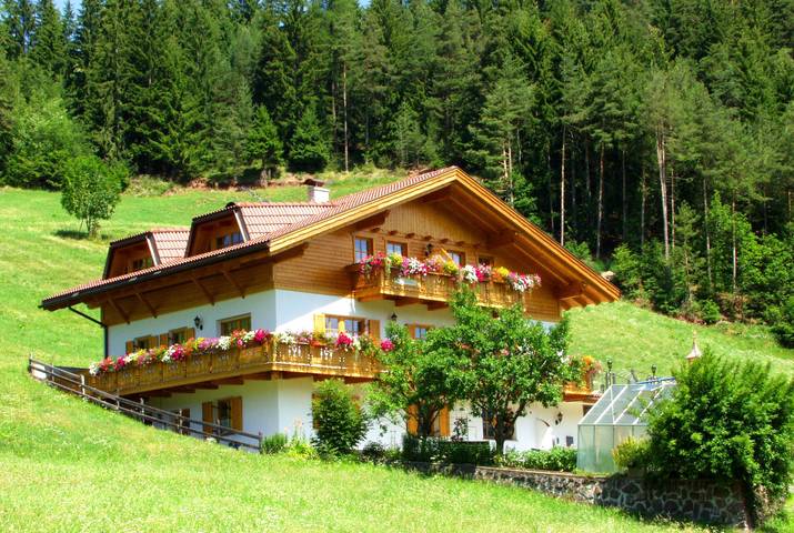 Appartamento per 4 persone, con Balcone e Giardino a Val di Funes