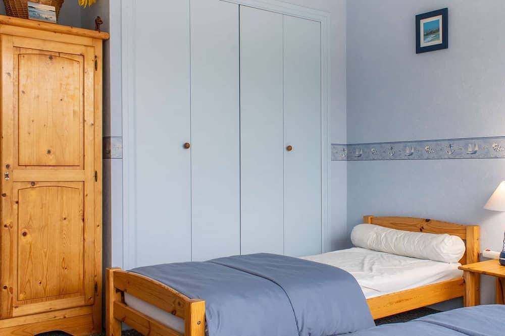 Ganze Wohnung, Sea-view apartment near the beach in Erquy | 6 guests | in Caroual, Erquy