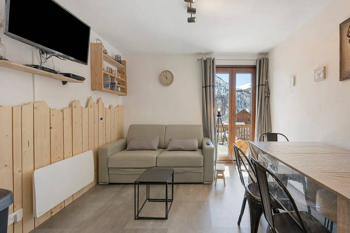 Ganze Wohnung, Apartment 'St So' mit Bergblick, privater Terrasse und Wlan in Saint-Sorlin-d'Arves, Region Saint-Jean-de-Maurienne