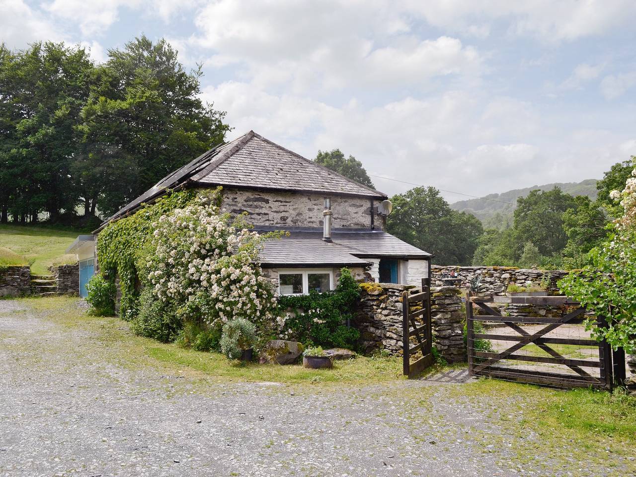 Riverside Cottage in Snowdonia