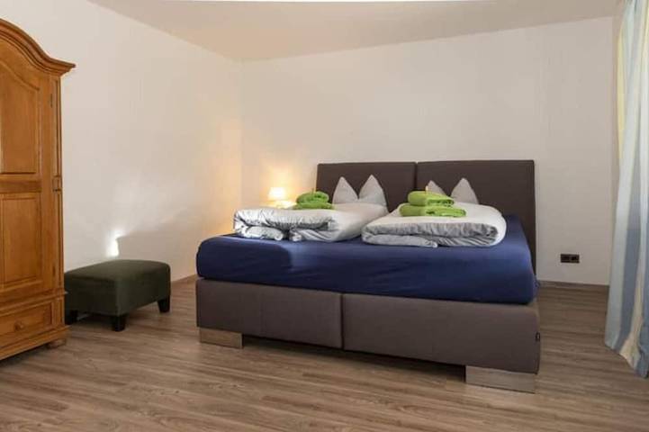 Villa für 16 Personen, mit Sauna und Whirlpool sowie Garten in Bayern - 2