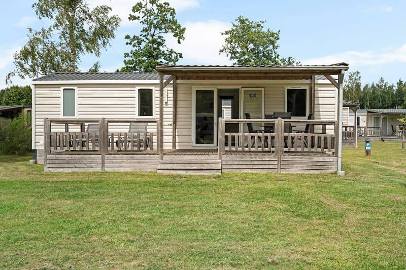 Caravan voor 4 personen met balkon/terras in Veluwe