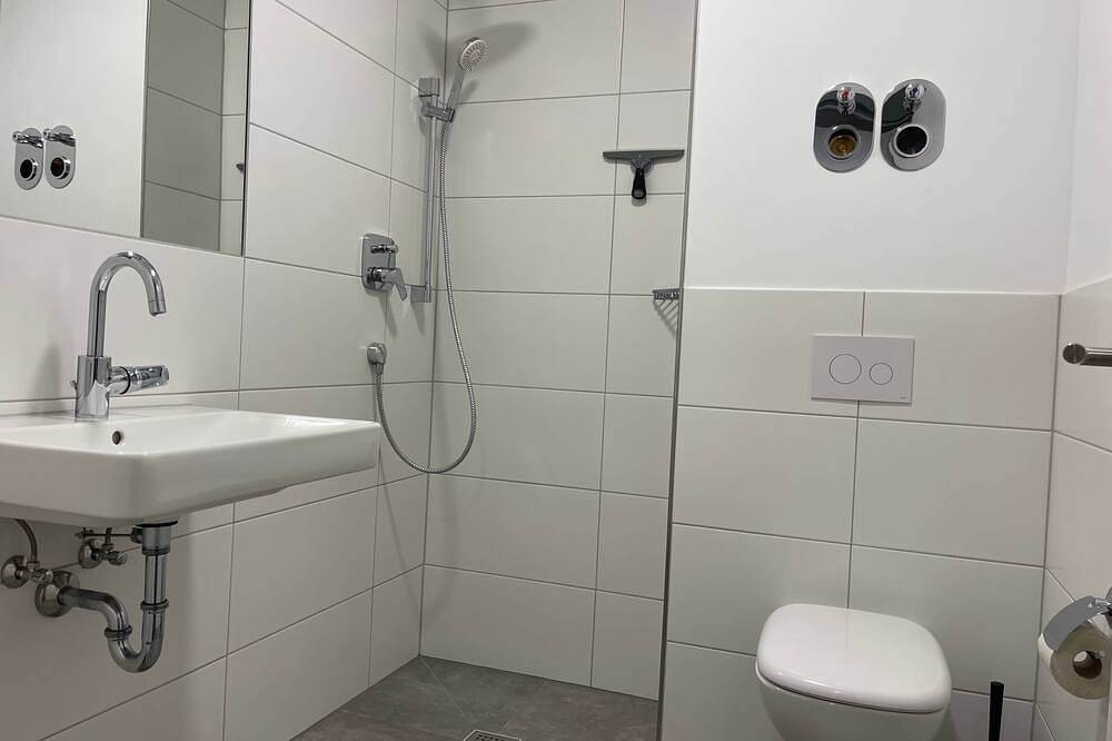 Ganze Wohnung, Einzimmer-Apartment mit Einzelbett in Stuttgart, Stuttgart Region