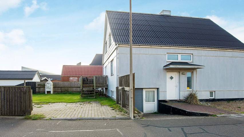 Ferieudlejning for 8 personer, med terrasse i Thyborøn