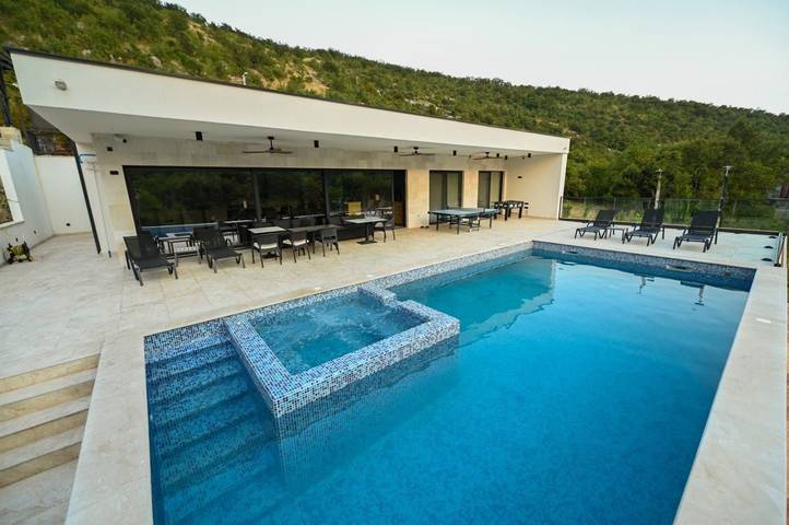 Villa für 4 Personen, mit Pool und Garten, mit Haustier in Montenegro - 3