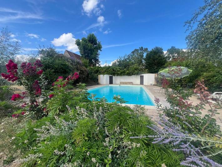 Location de vacances pour 4 personnes, avec Terrasse et Jardin ainsi que Piscine et Vue à Marquay