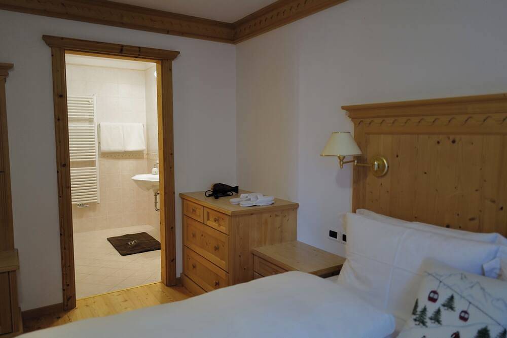 Luxury Chalet at the Foot of the Dolomites by the Castle in La Villa, Abtei