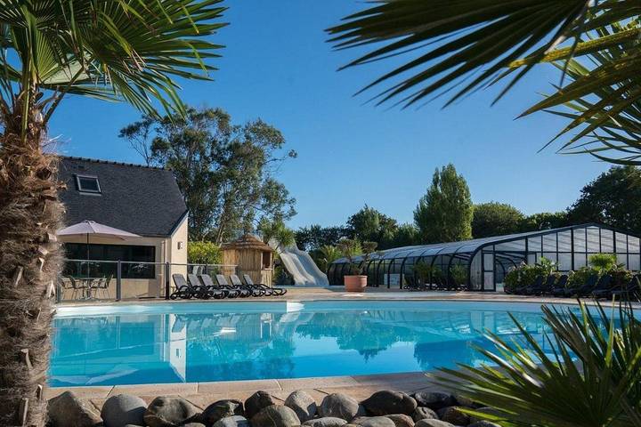 Camping pour 6 personnes, avec piscine et jardin, animaux acceptés