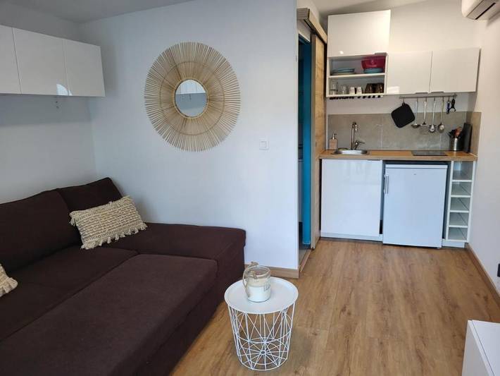 Gîte pour 2 personnes, avec terrasse et jacuzzi à Néoules