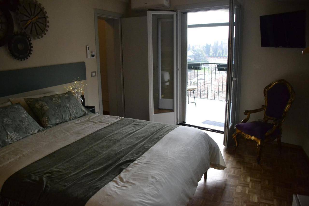 Double Room with Balcony in Volta Mantovana, Provincia di Mantova
