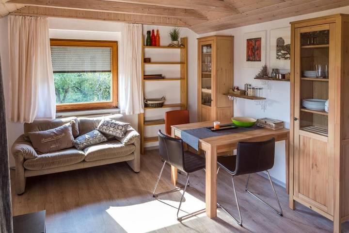 Ferienwohnung für 3 Personen, mit Balkon und Terrasse sowie Garten und Ausblick