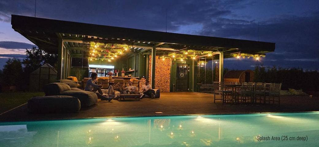 Hotel für 2 Personen, mit Whirlpool und Terrasse sowie Garten und Kinderpool in Laatzen