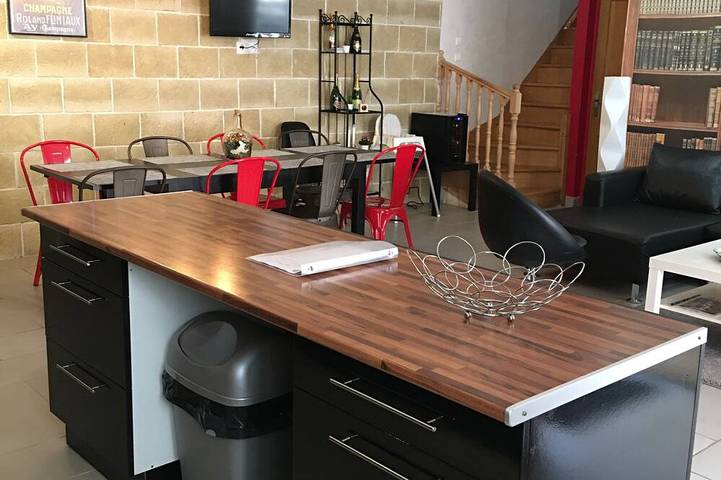 Location de vacances pour 9 personnes, avec terrasse dans Aÿ-Champagne