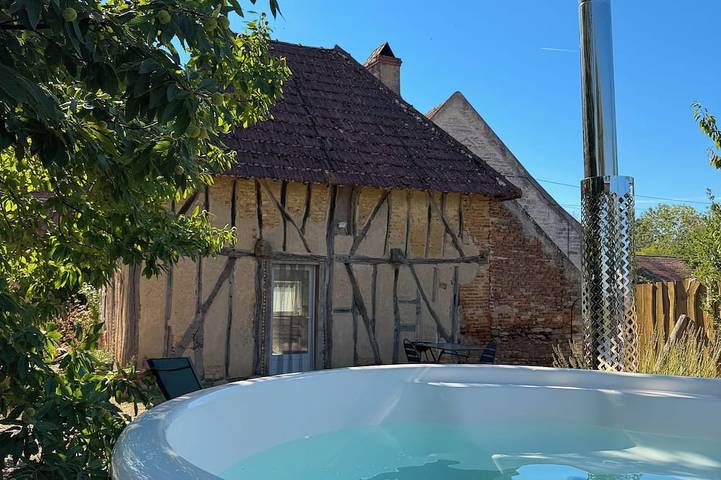 Location de vacances pour 4 personnes, avec Terrasse et Jardin à Saint-Gervais-en-Vallière