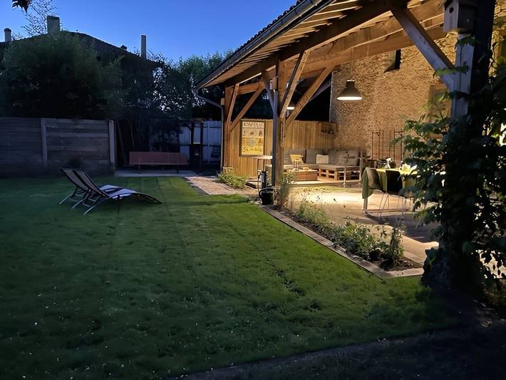 Gîte pour 6 personnes, avec terrasse et jardin - 1
