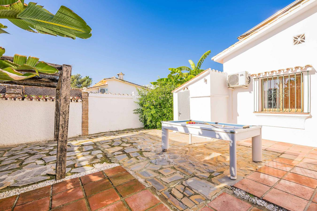 Villa voor 8 personen met terras in Triangulo de Costalita, Estepona