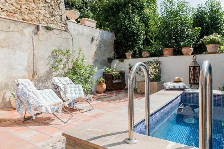 Location de vacances pour 2 personnes, avec terrasse ainsi que piscine et vue à Saint-Marcel-sur-Aude - 2