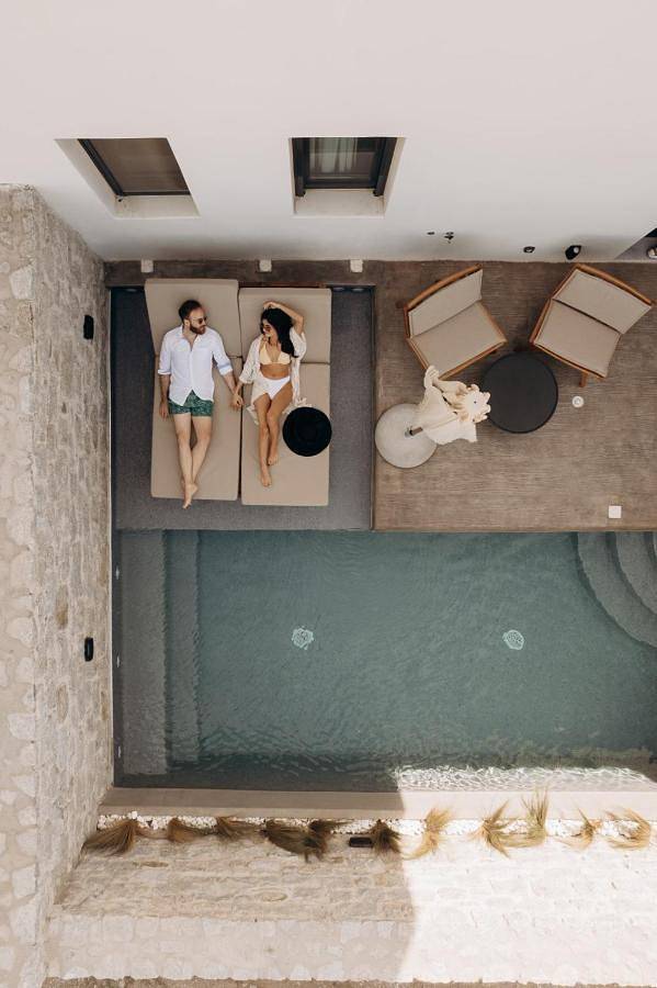Appartement de vacances pour 2 personnes, avec piscine ainsi que jardin et vue