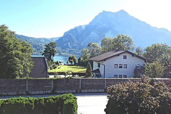 Ferienwohnung für 2 Personen, mit Ausblick und Terrasse in Altmünster