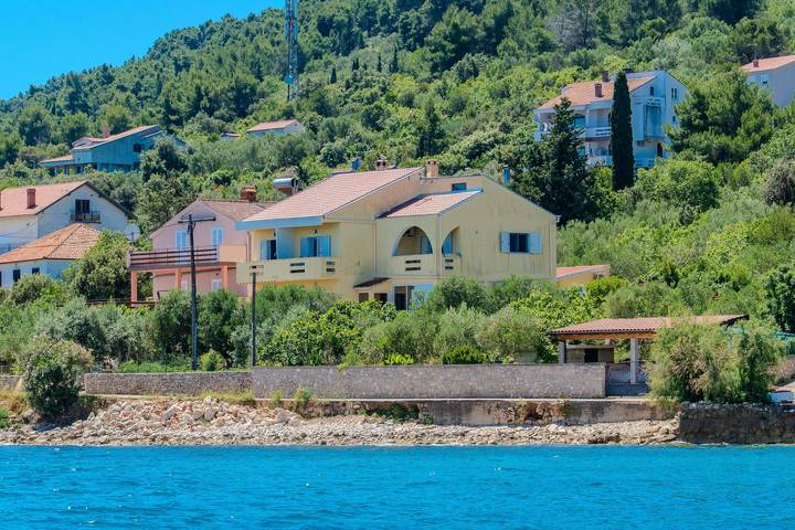 Appartement entier, Appartement pour 4 personnes, en bord de mer et avec une belle vue in Kali, Île d'Ugljan