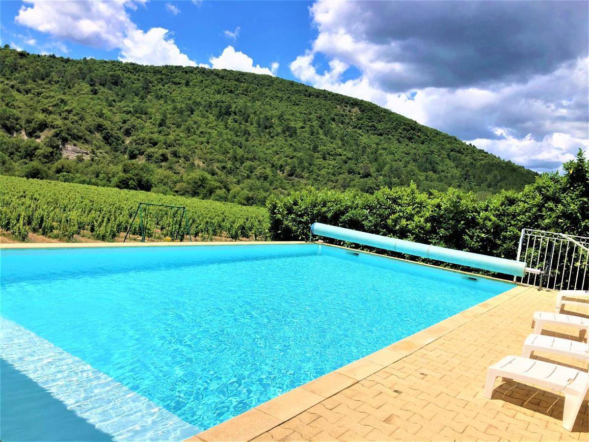 Gîte 12-14p, 5ch, 3sdb, piscine chauffée en saison, terrain de pétanque et jeux extérieurs extérieurs in Alba-la-Romaine, Privas (arrondissement)