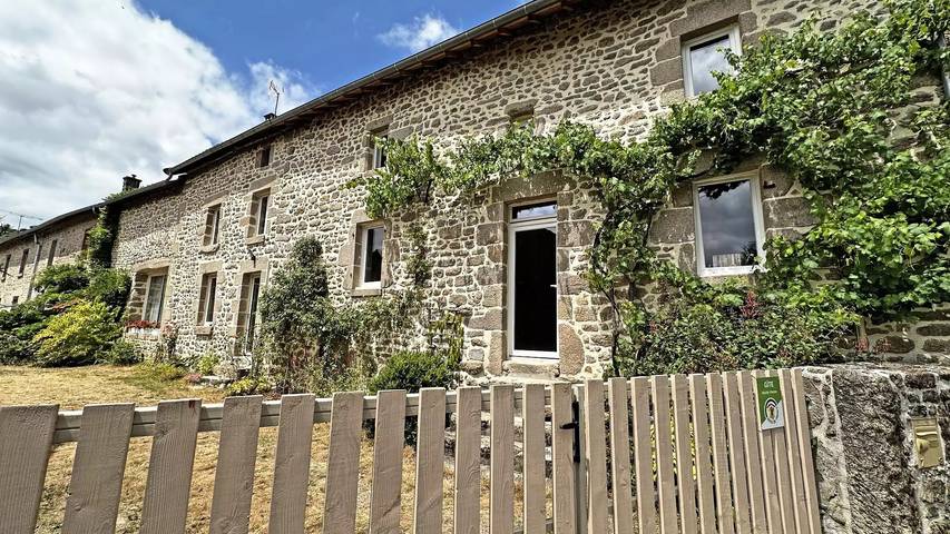 Gîte pour 10 personnes, avec jardin dans Jabreilles-les-Bordes