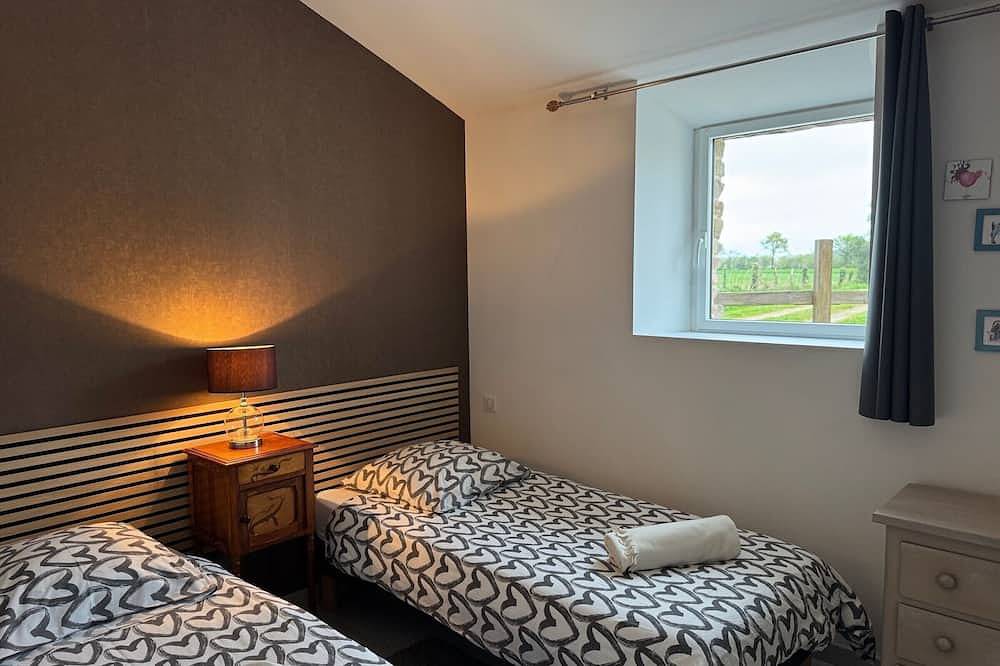 Gîte charmant entre Nantes et la mer avec jacuzzi, jardin et vélos in Port-Saint-Père, Région de Nantes