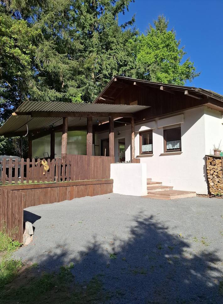Ferienhaus für 6 Personen, mit Balkon und Garten in Wadern