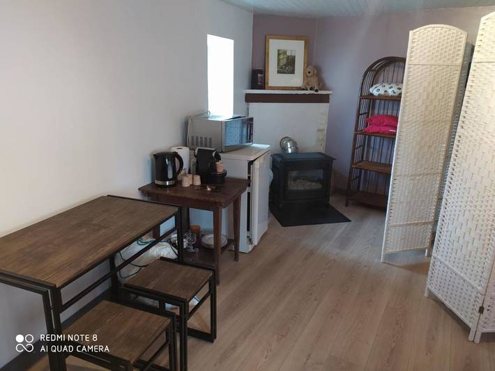 Gîte pour 2 personnes, avec jardin dans Ancy-le-Libre