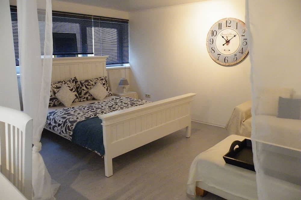 Geheel appartement, Stijlvol ingericht studio-appartement in de buurt van Limburg in Limburg (Duitsland), Lahntal