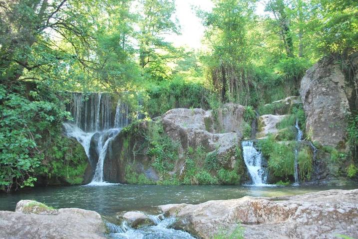 Casa rural para 15 personas, con piscina y jardín en Parc Natural de Zona Volcànica de la Garrotxa - 4