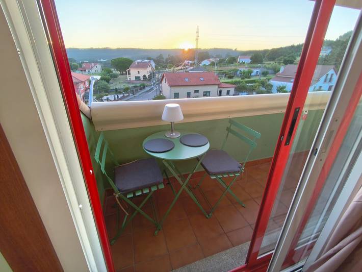 Apartamento entero, Ático en Palmeira con vistas al mar, piscina compartida y Wi-Fi in Riveira, Rias Baixas