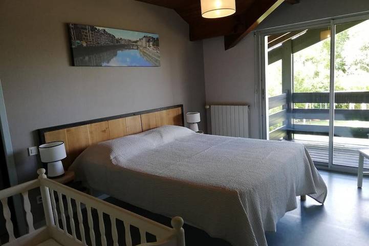 Location de vacances pour 10 personnes, avec jardin et piscine à Josse - 3