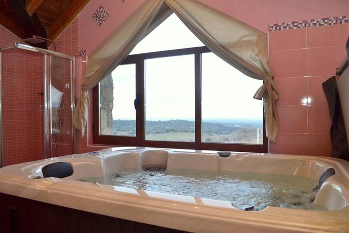 Casa rural para 2 personas, con vistas y terraza, Se admiten mascotas en Comarca de Ávila - 2