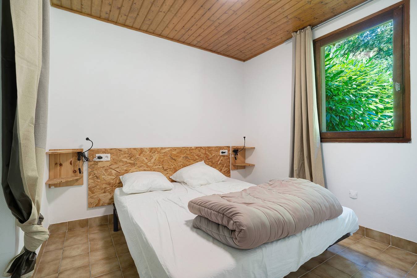 Maison de vacances « Maison 4 Personnes » avec piscine partagée in Calviac-en-Périgord, Périgord Noir