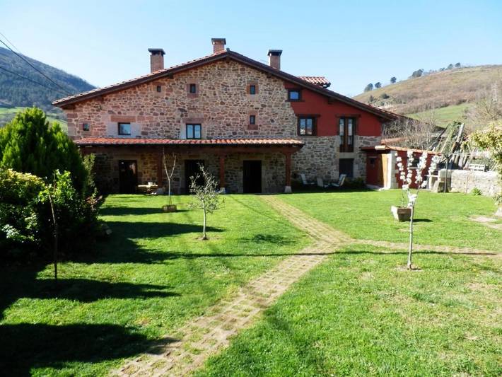 Casa rural para 15 personas, con jardín y vistas en Valle de Iguña - 2
