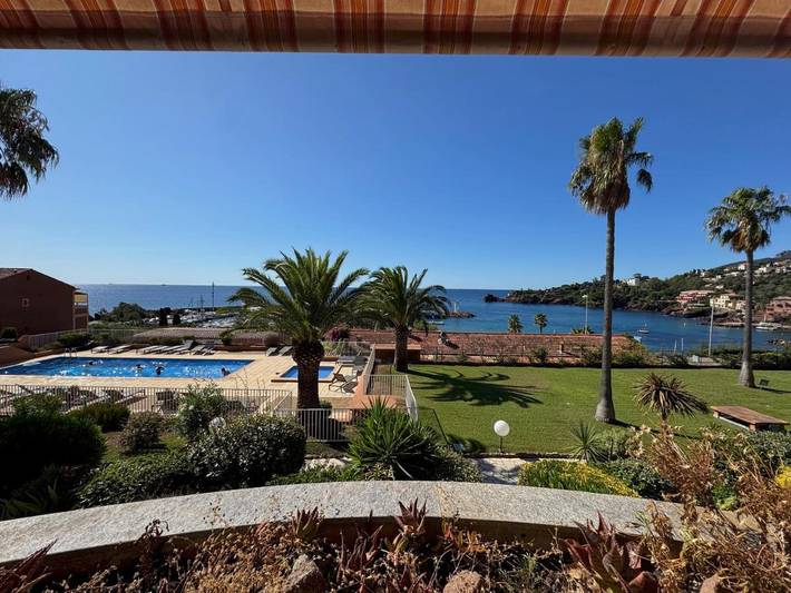 Gîte pour 4 personnes, avec vue ainsi que terrasse et piscine dans Port de la Figueirette - 3