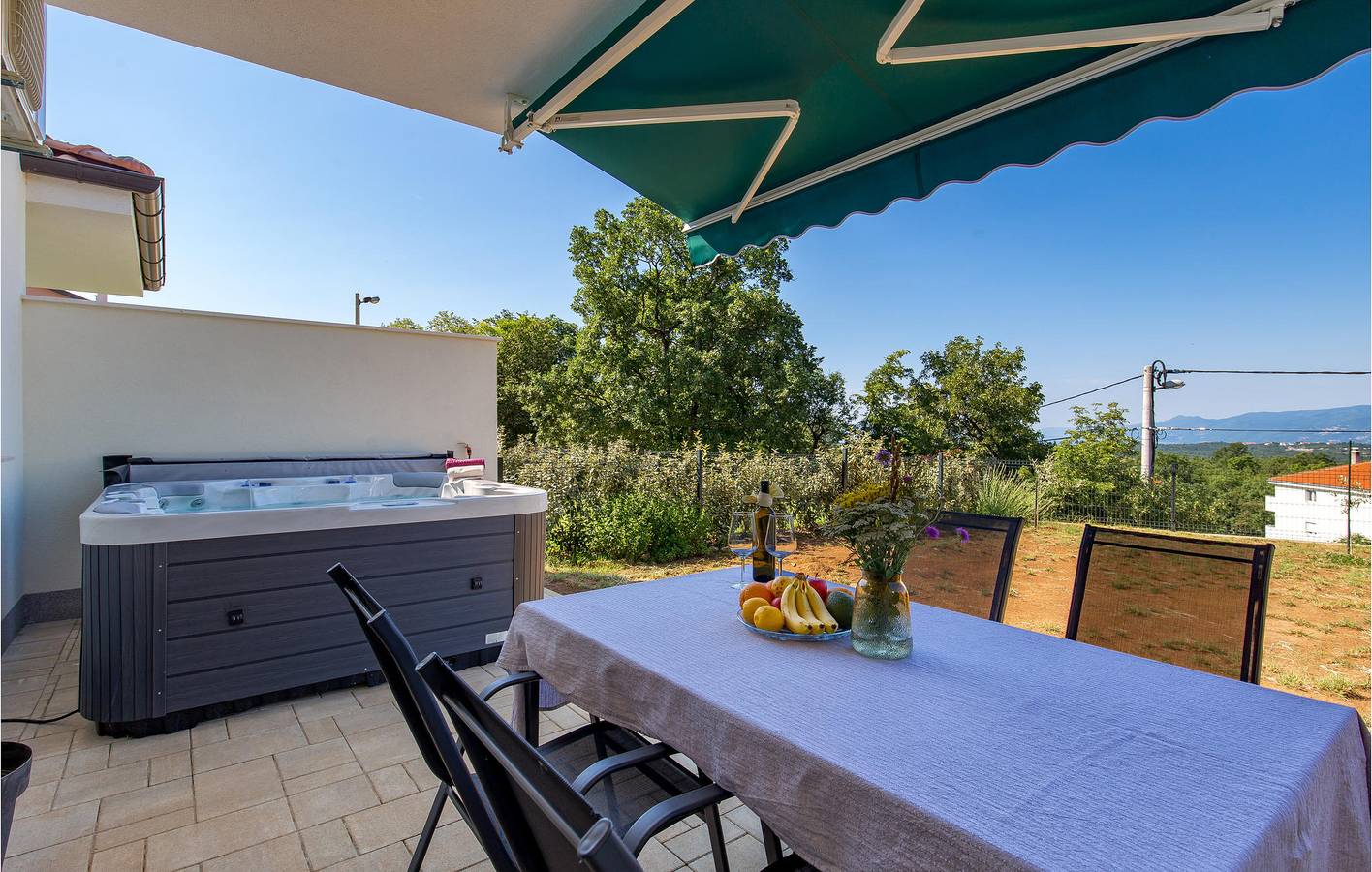 Holiday home for 5 people with terrace in Primorje-Gorski Kotar