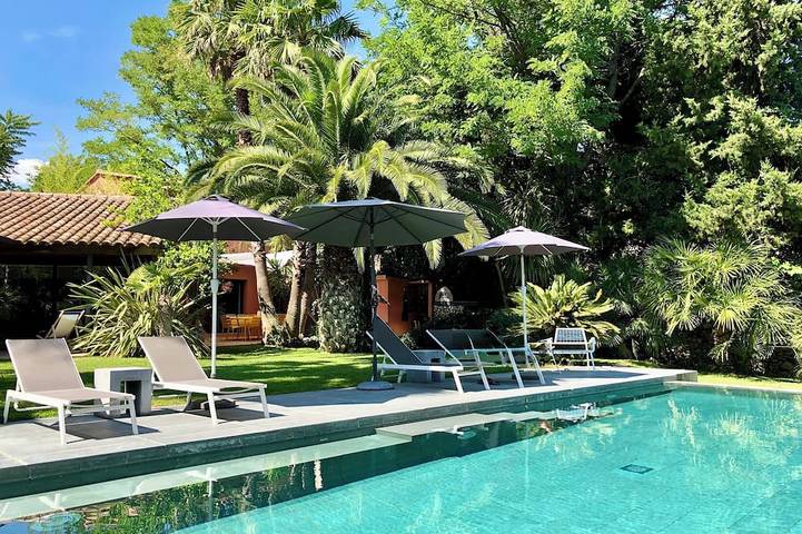 Villa pour 8 personnes, avec Balcon ainsi que Jacuzzi et Jardin à Cuers