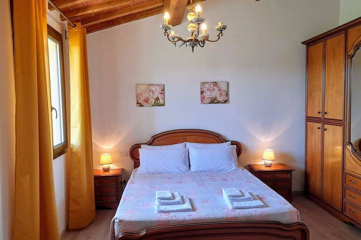Appartement entier, Appartement avec piscine 30 min de Florence, jardin privé, parking, connexion Wi-Fi in Reggello, Valdarno