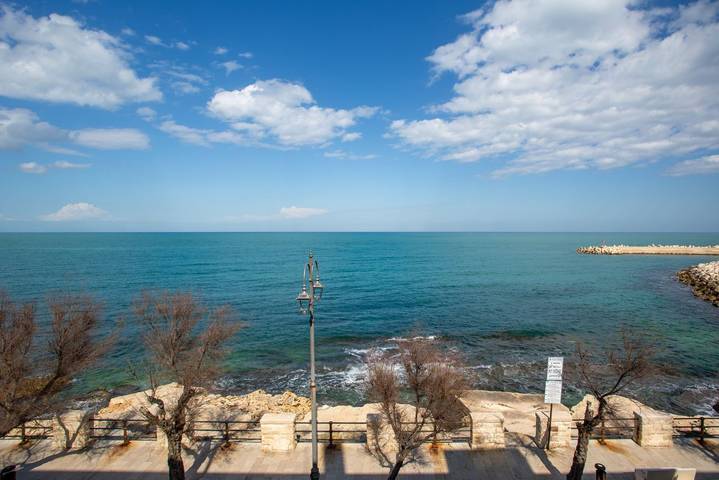 Ganze Wohnung, Portsea Apartment in spiaggia Algida, Giovinazzo