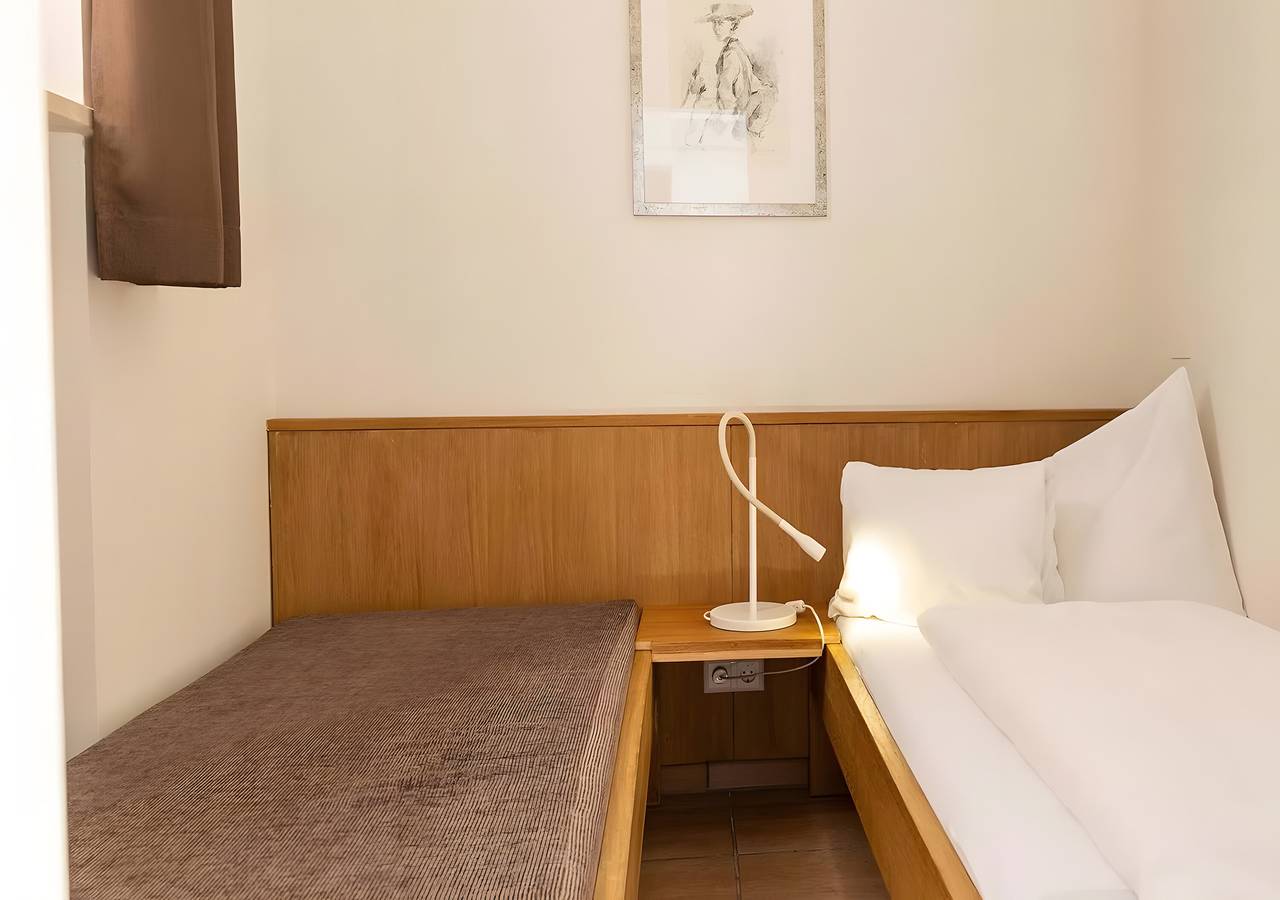 Camera 'Pazeider Suite Meranblick 307' con vista montagna, Wi-Fi e aria condizionata in Marlengo, Gruppo Ortles-Cevedale