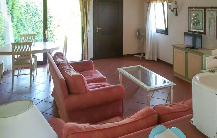 Appartamento con vista mare, piscina, terrazza e accesso diretto alla spiaggia in Punta De Su Turrione, Stintino