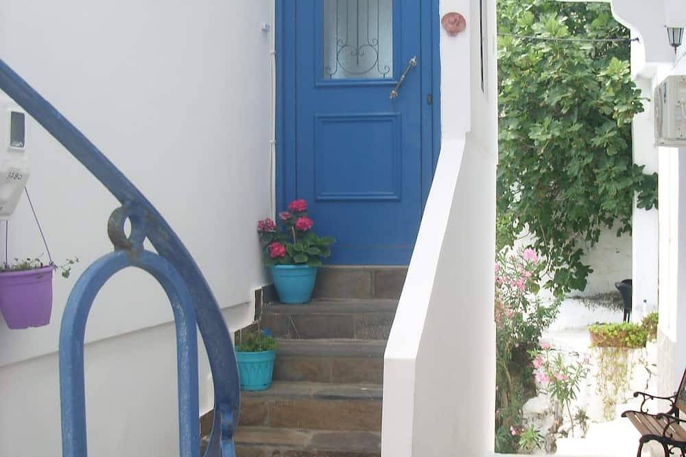 Ganze Wohnung, Alkistis Gemütlich von The Beach Apartment auf der Insel Ikaria in der Therma Bay - 2. Etage in Ikaria