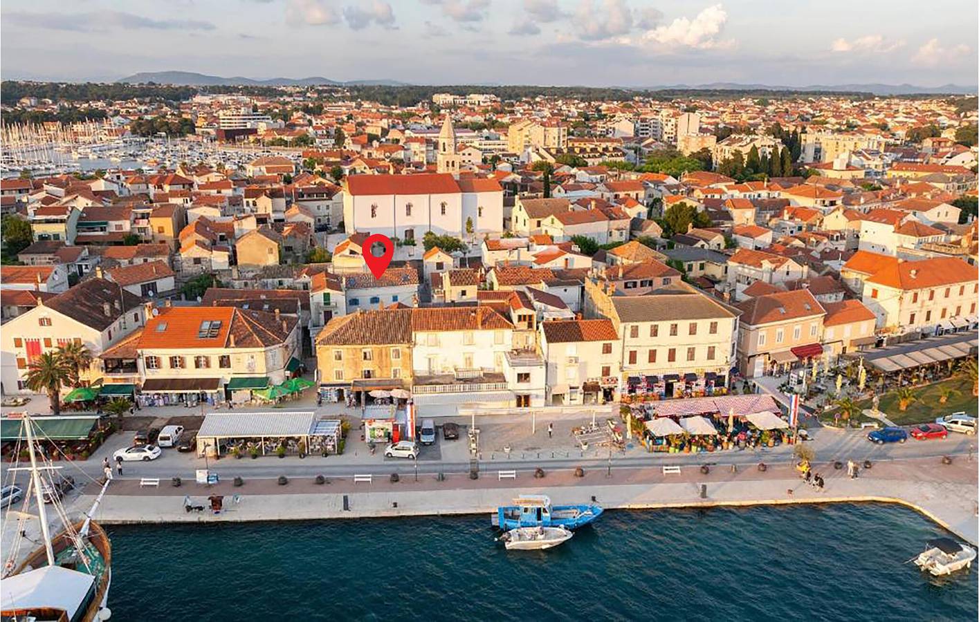 Ganze Ferienwohnung, Gemütliche 1-Zimmer-Wohnung mit Klimaanlage, WLAN und 700 m zum Strand in Biograd na Moru, Zadar