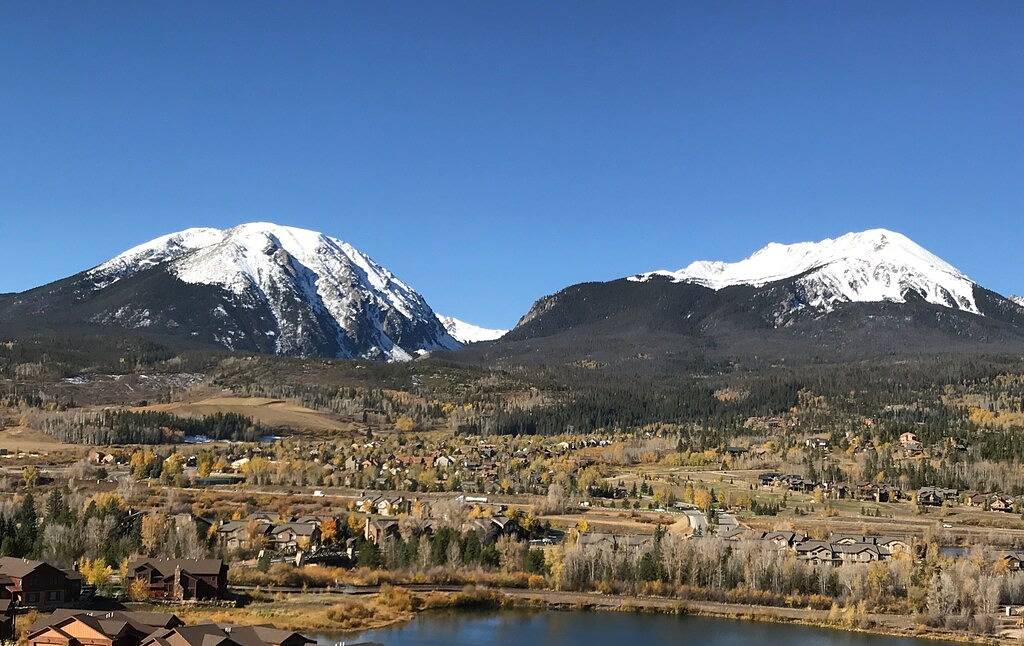 Schöne Aussicht auf die Berge - Luxury Riverside Townhome - Private Whirlpool - Wifi in Silverthorne, Arapaho and Roosevelt National Forests