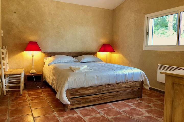 Location de vacances pour 6 personnes, avec jardin et terrasse, animaux acceptés à Saint-Hippolyte-le-Graveyron - 3