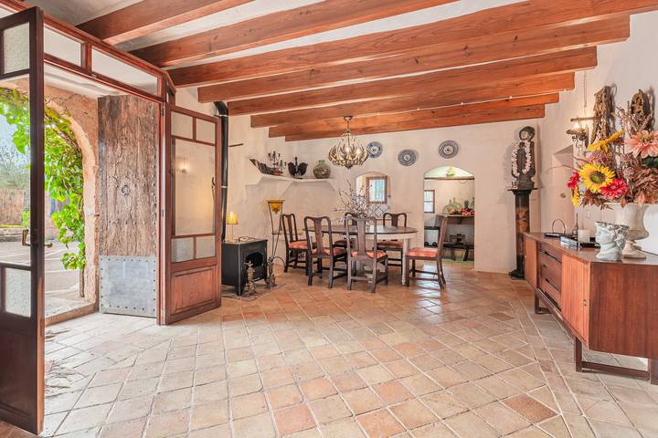 Maison 'Villa Can Lloret' avec vue montagne, Wi-Fi et climatisation in Algaida, Majorque l'intérieur des terres