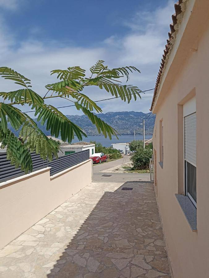 Ferienhaus für 6 Personen, mit Terrasse und Ausblick, mit Haustier in Razanac