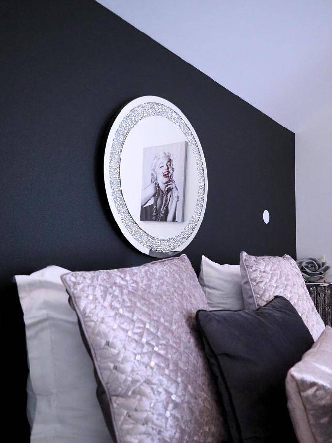 Appartement entier, La Marilyn by Leslodgespa - Confort haut de gamme, salle de bain privée, jardin et cuisine commune, à 5 minutes de l'aéroport in Blotzheim, Région de Mulhouse